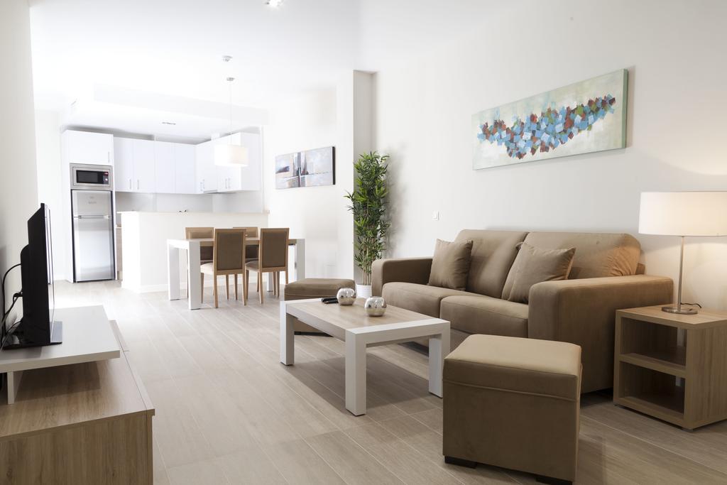 Apartamentos Pinar Malaga Centro מראה חיצוני תמונה