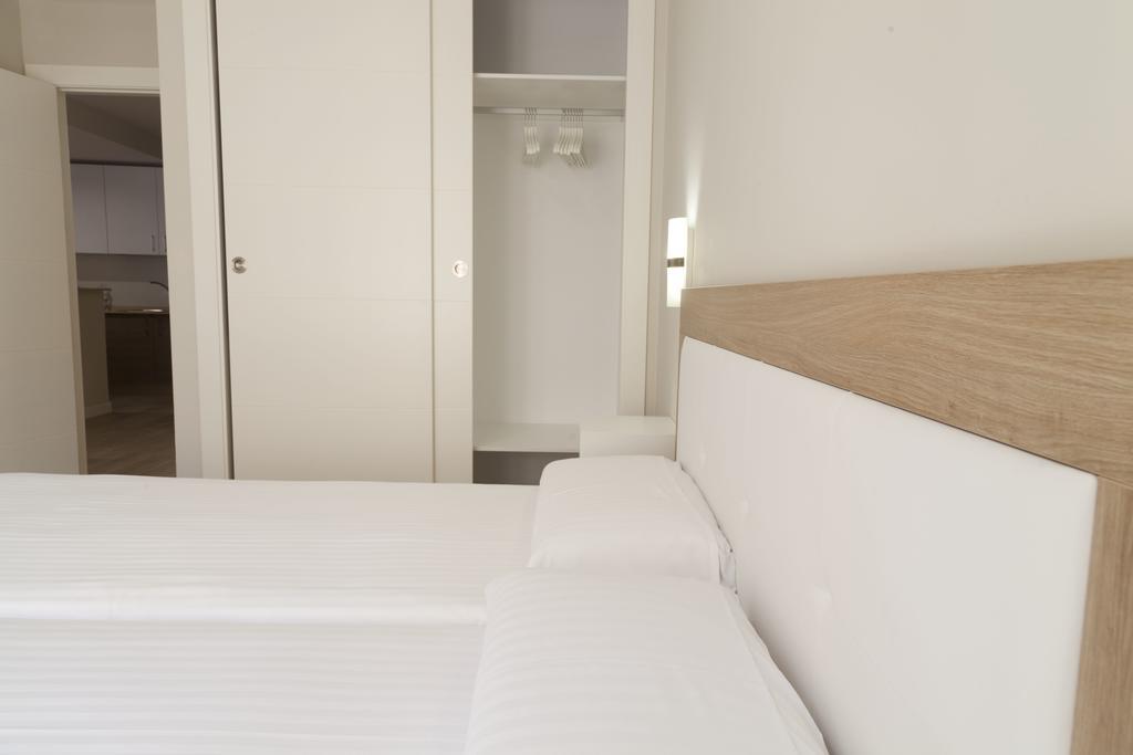 Apartamentos Pinar Malaga Centro מראה חיצוני תמונה